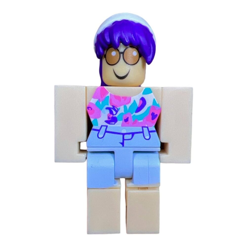 Top Roblox Runway Model Action Figure 2.75 Inches ( No Virtual Code )